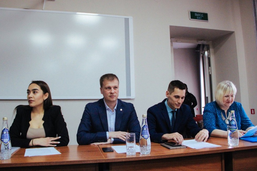 Торжественная церемония награждения победителей олимпиады по русскому языку среди иностранных студентов и магистрантов г. Казани Торжественная церемония награждения победителей олимпиады по русскому языку среди иностранных студентов и магистрантов г. Казани