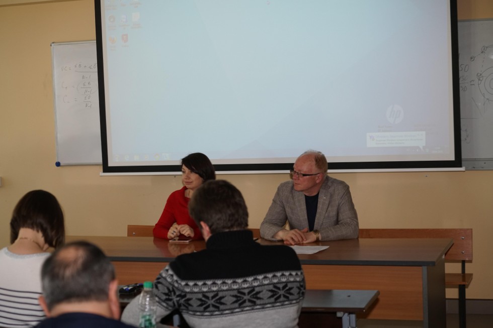 ���������� ��������� ������� ������ ��������� ���������-����������� ���� � �������� ������������