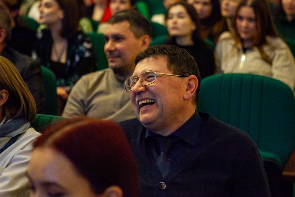 В Елабужском институте КФУ стартовал ежегодный фестиваль 'Студенческая весна ? 2023' В Елабужском институте КФУ стартовал ежегодный фестиваль 'Студенческая весна ? 2023'