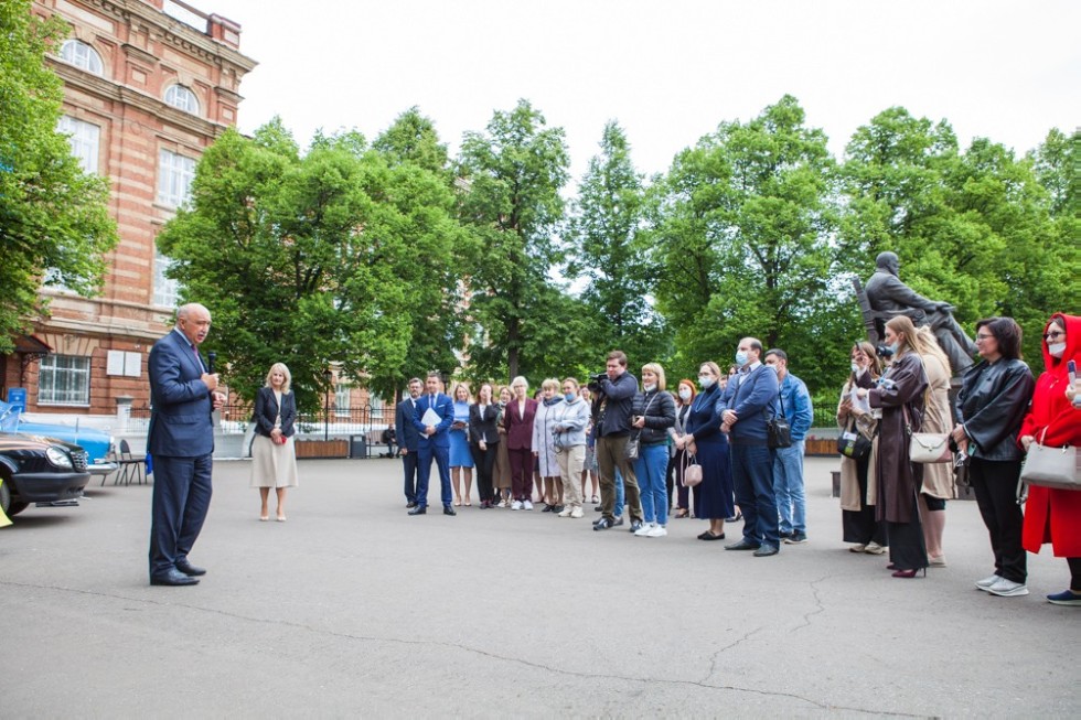 Ilshat Gafurov opened the presentation of Student Scientific Classes at the Elabuga Institute