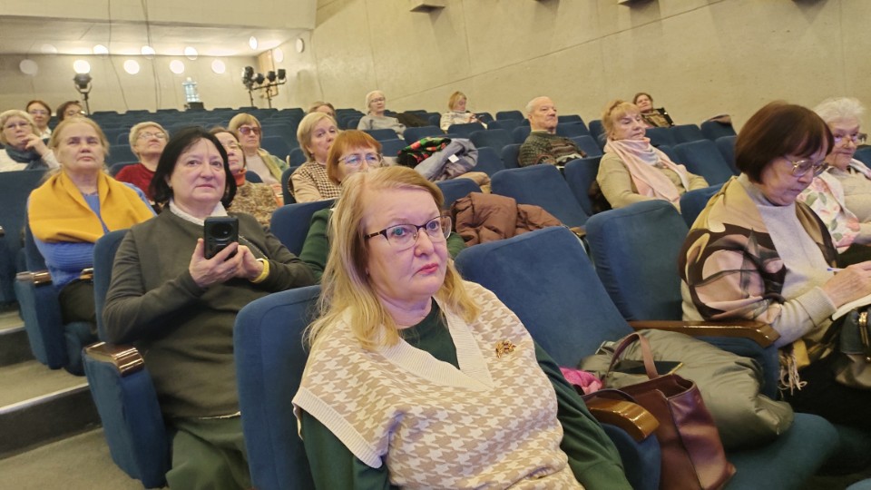 9 декабря состоялась очередная встреча слушателей с Владимиром Юрьевичем Юриновым 9 декабря состоялась очередная встреча слушателей с Владимиром Юрьевичем Юриновым