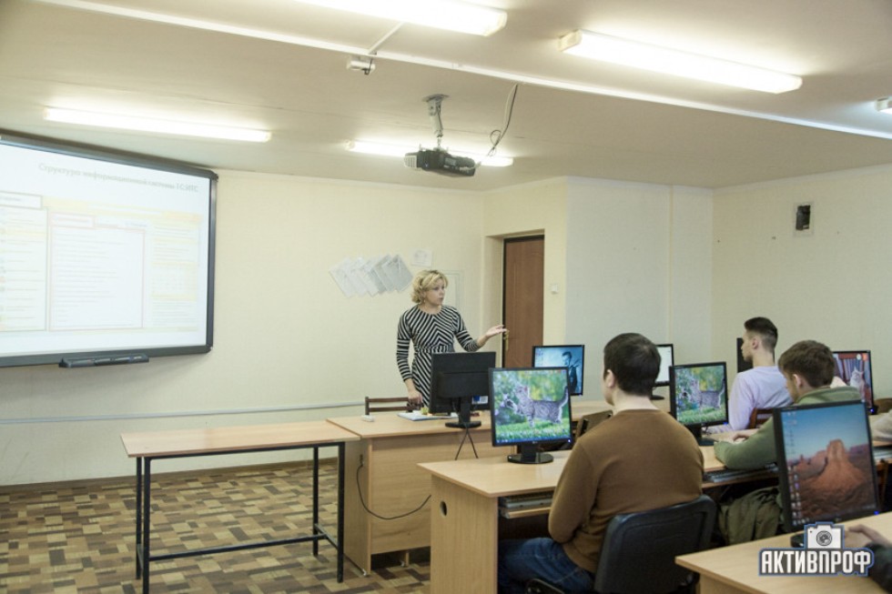 Мастер-классе по использованию материалов 1С в НЧИ КФУ. Мастер-классе по использованию материалов 1С в НЧИ КФУ.