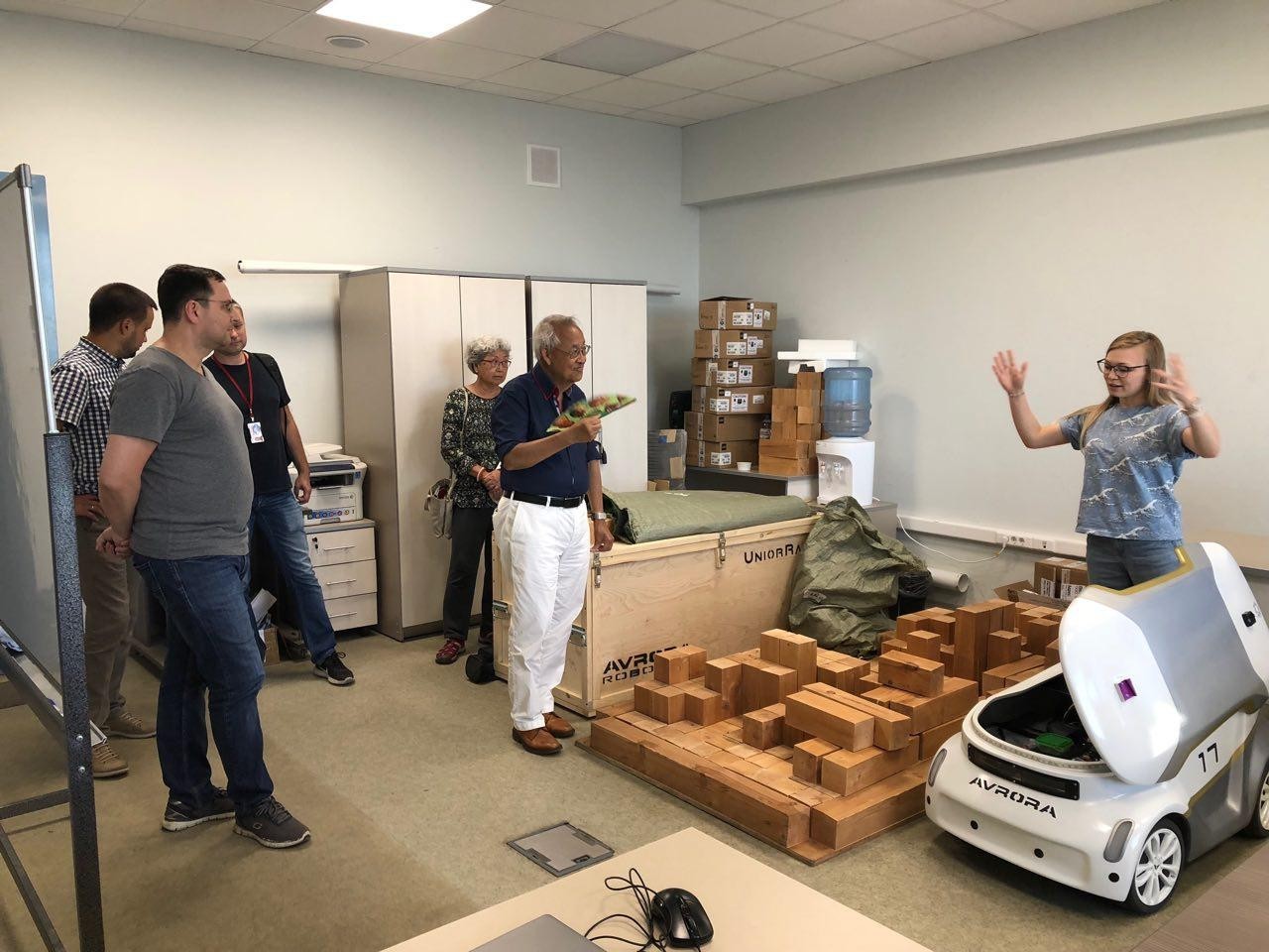 Professor of the University of California, Berkeley, visited the Laboratory of intelligent robotic systems Professor of the University of California, Berkeley, visited the Laboratory of intelligent robotic systems