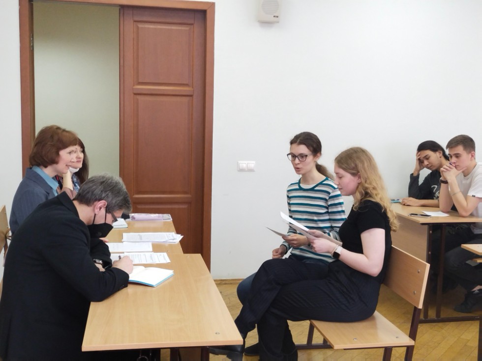 Переводчики ? художники слова, мастера контекста Переводчики ? художники слова, мастера контекста