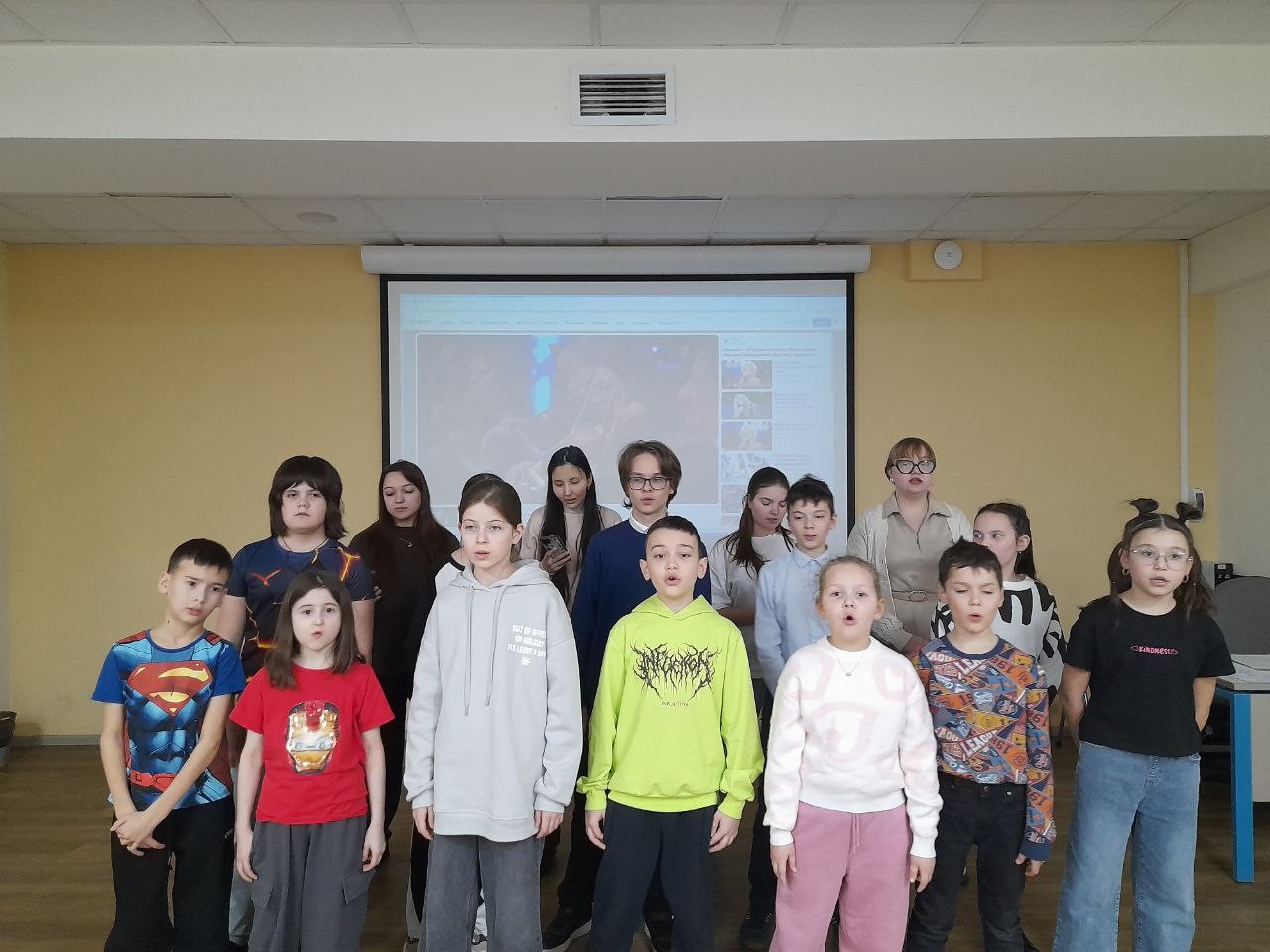 Репетиция детского спектакля по повести 'Маленький принц' в детском театре КФУ 'Радуга' Репетиция детского спектакля по повести 'Маленький принц' в детском театре КФУ 'Радуга'