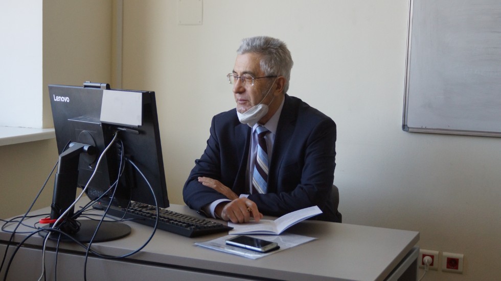 �������� ������������� ������-������������ �����������, ����������� 100-����� �� ��� �������� ��������� ��� ���������