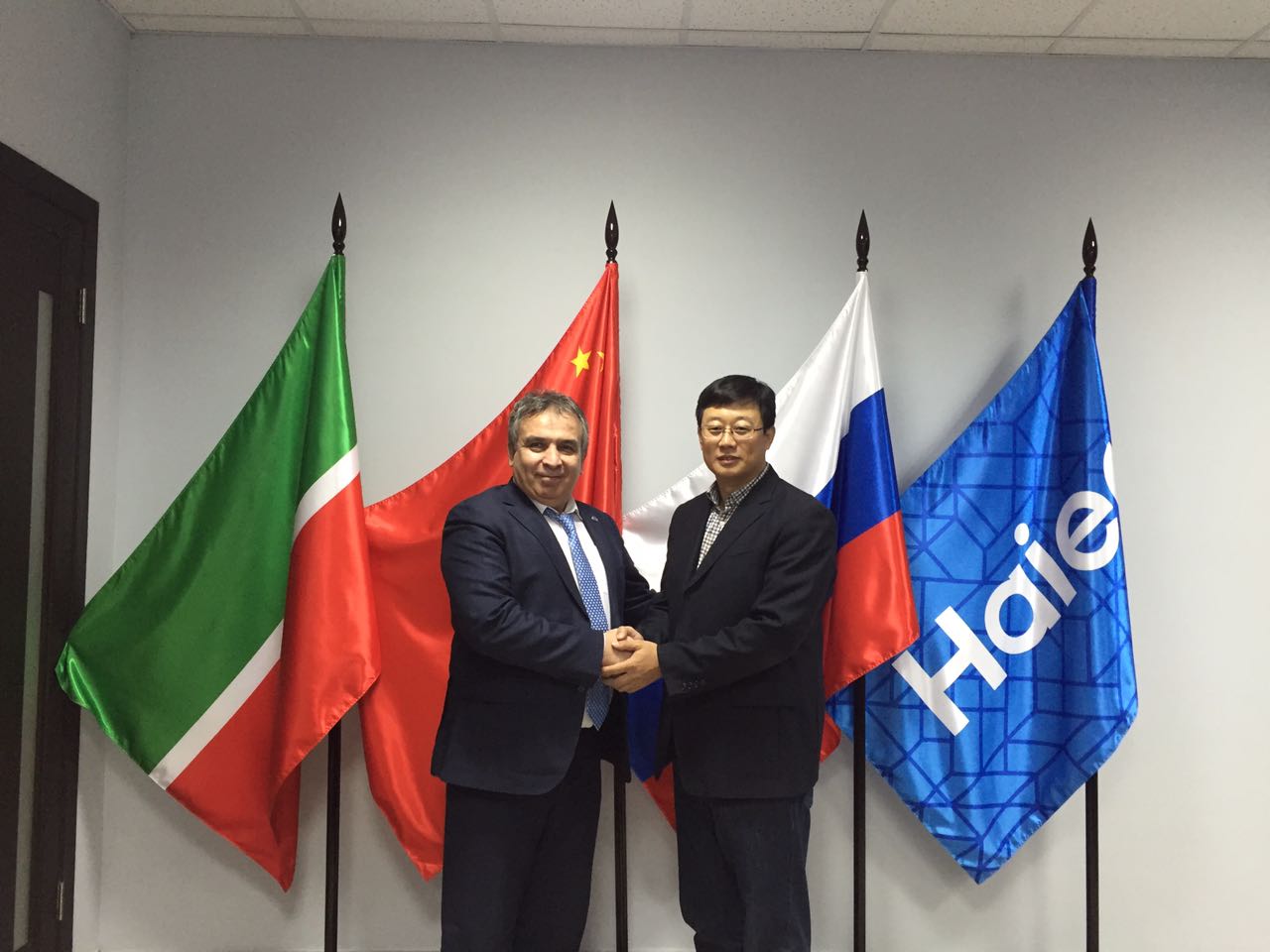 Делегация ИМОИиВ КФУ посетила компанию Haier Делегация ИМОИиВ КФУ посетила компанию Haier