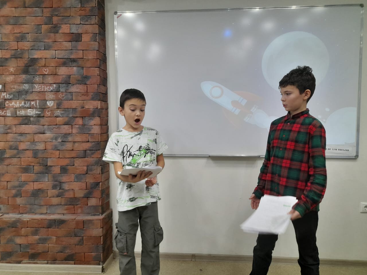 В детском театре КФУ 'Радуга' одновременно идут репетиции пяти детских спектаклей В детском театре КФУ 'Радуга' одновременно идут репетиции пяти детских спектаклей