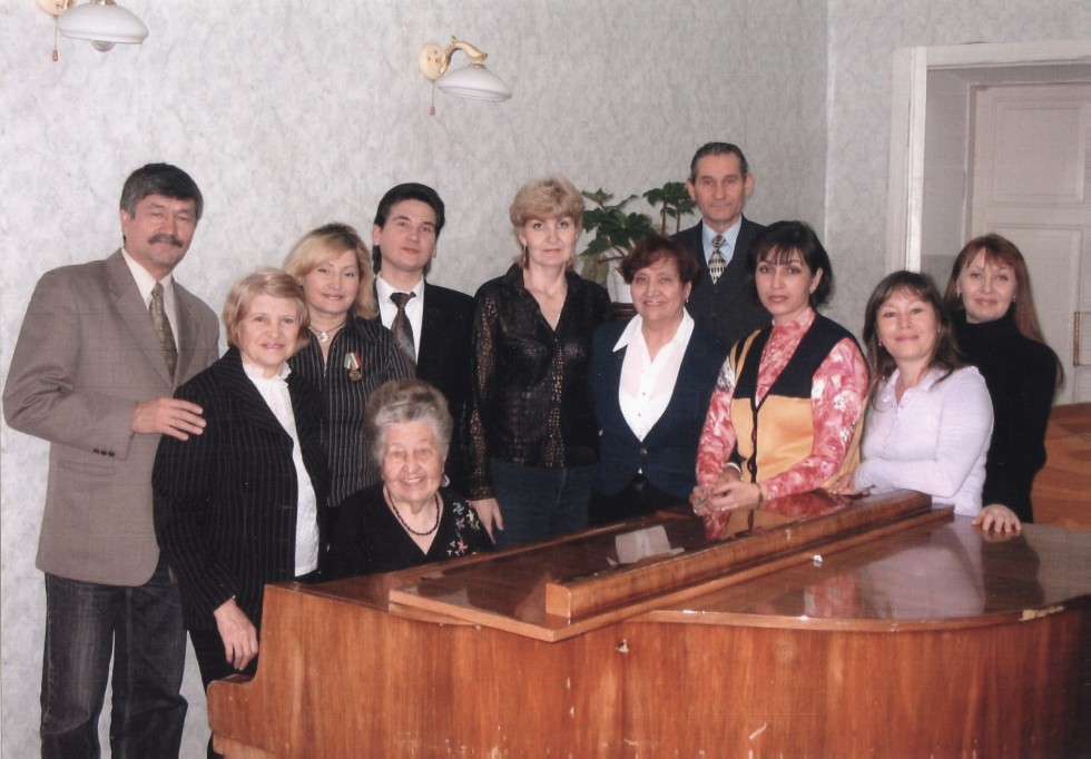 Прощание с Заслуженным работником культуры РТ, певицей, доцентом Альфией Галяутдиновой Прощание с Заслуженным работником культуры РТ, певицей, доцентом Альфией Галяутдиновой