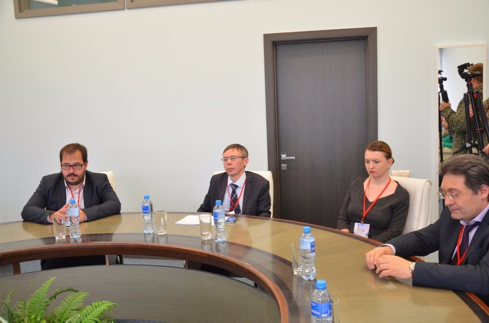 ����� � ���������������� ����: �������� ������ �������� � ������� ������� ��� ������ ������������� ���������������