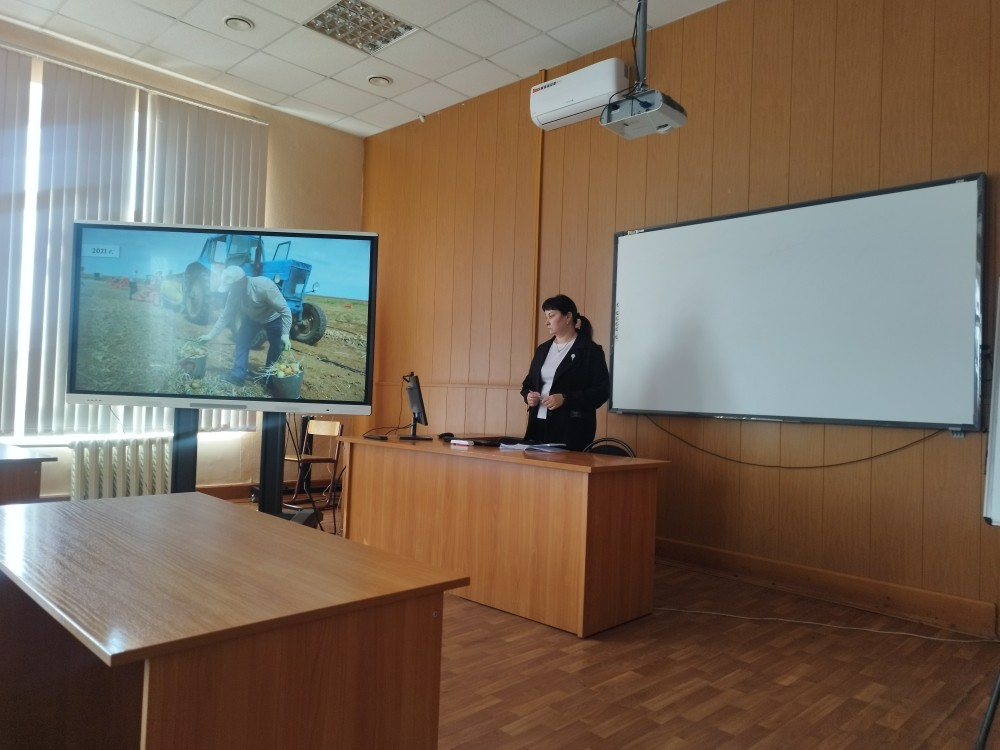 В Елабужском институте КФУ прошли курсы повышения квалификации для педагогов В Елабужском институте КФУ прошли курсы повышения квалификации для педагогов