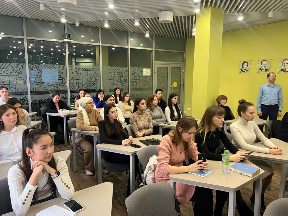 Мохтар Ауэзов: 'Рус әдәбияты белән татар классик әдәбияты аша таныштым' Мохтар Ауэзов: 'Рус әдәбияты белән татар классик әдәбияты аша таныштым'