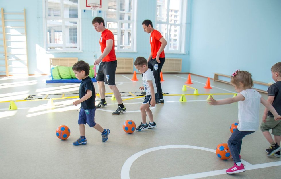 Здесь приобретают знания дети 21 века Здесь приобретают знания дети 21 века