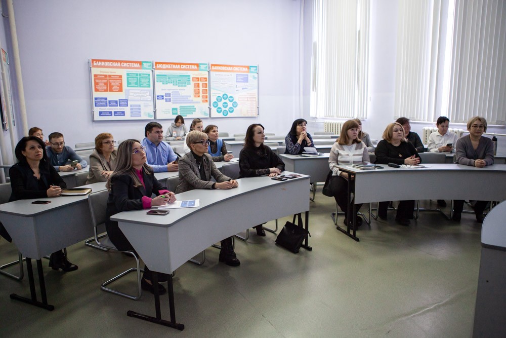 Итоговая научная конференция открылась в Елабужском институте КФУ Итоговая научная конференция открылась в Елабужском институте КФУ