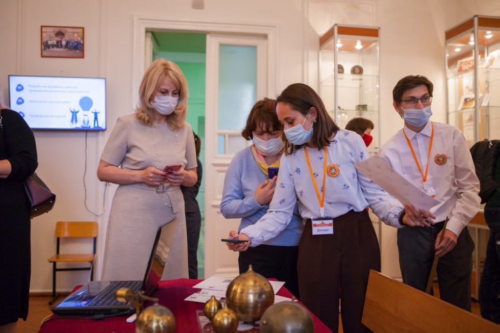 Ilshat Gafurov opened the presentation of Student Scientific Classes at the Elabuga Institute