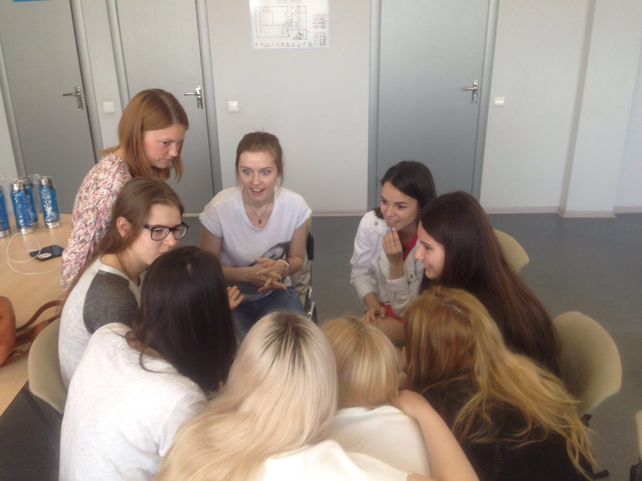 25 мая ООО 'Компания 'Здоровая жизнь' совместно с лабораторией 'Рекламные технологии' Высшей школы журналистики и массовых коммуникаций провели обзорную экскурсию для студентов направления 'Реклама и связи с общественностью' по производству в г. Йошкар-Оле. 25 мая ООО 'Компания 'Здоровая жизнь' совместно с лабораторией 'Рекламные технологии' Высшей школы журналистики и массовых коммуникаций провели обзорную экскурсию для студентов направления 'Реклама и связи с общественностью' по производству в г. Йошкар-Оле.