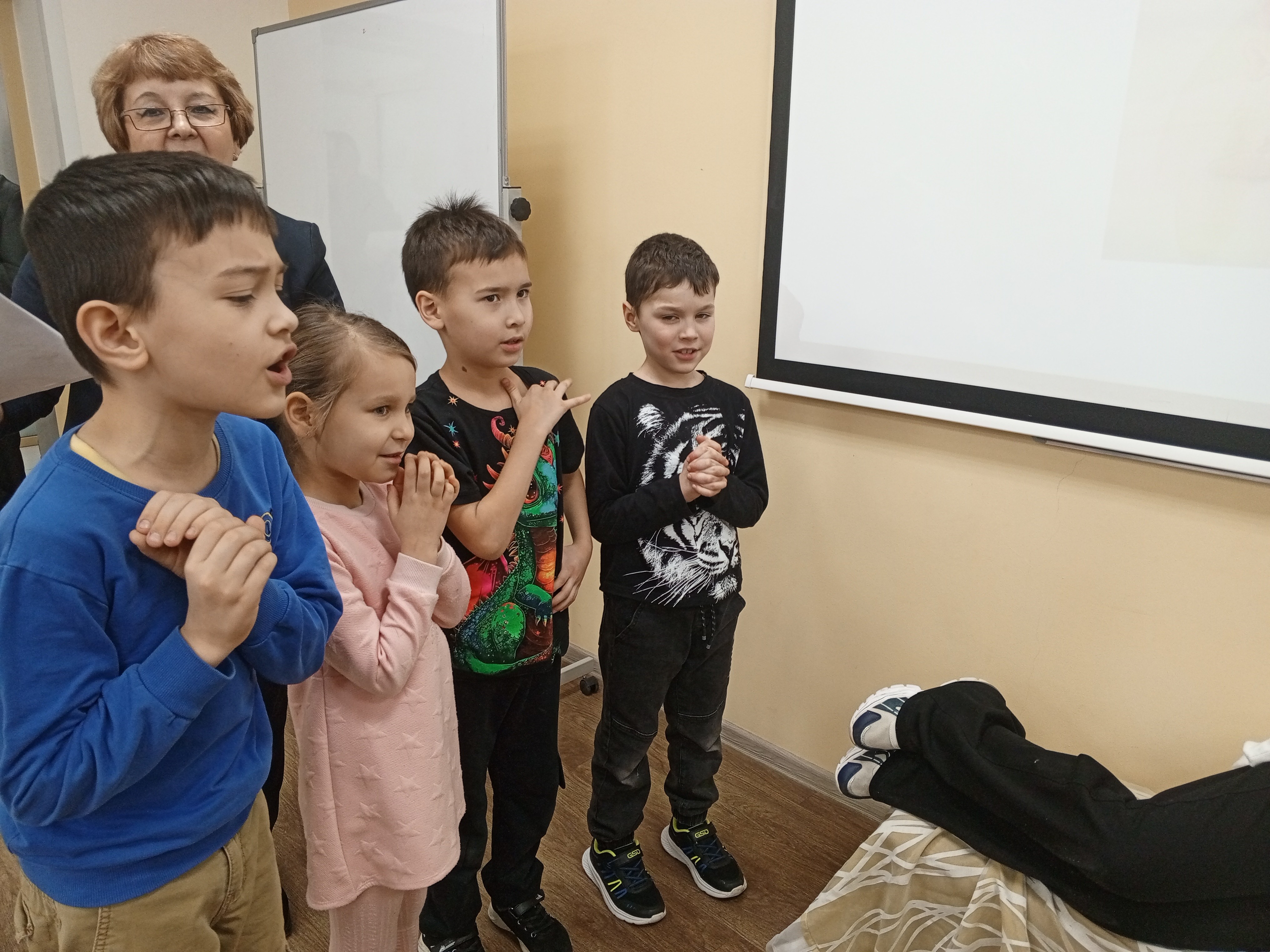 Юные актеры детского театра КФУ 'Радуга' готовят два спектакля Юные актеры детского театра КФУ 'Радуга' готовят два спектакля