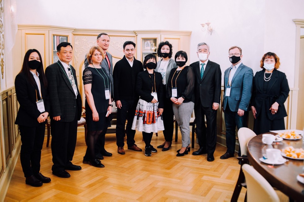 В КФУ дан старт конференции, приуроченной к 30-летию дипломатических отношений России и Кореи В КФУ дан старт конференции, приуроченной к 30-летию дипломатических отношений России и Кореи