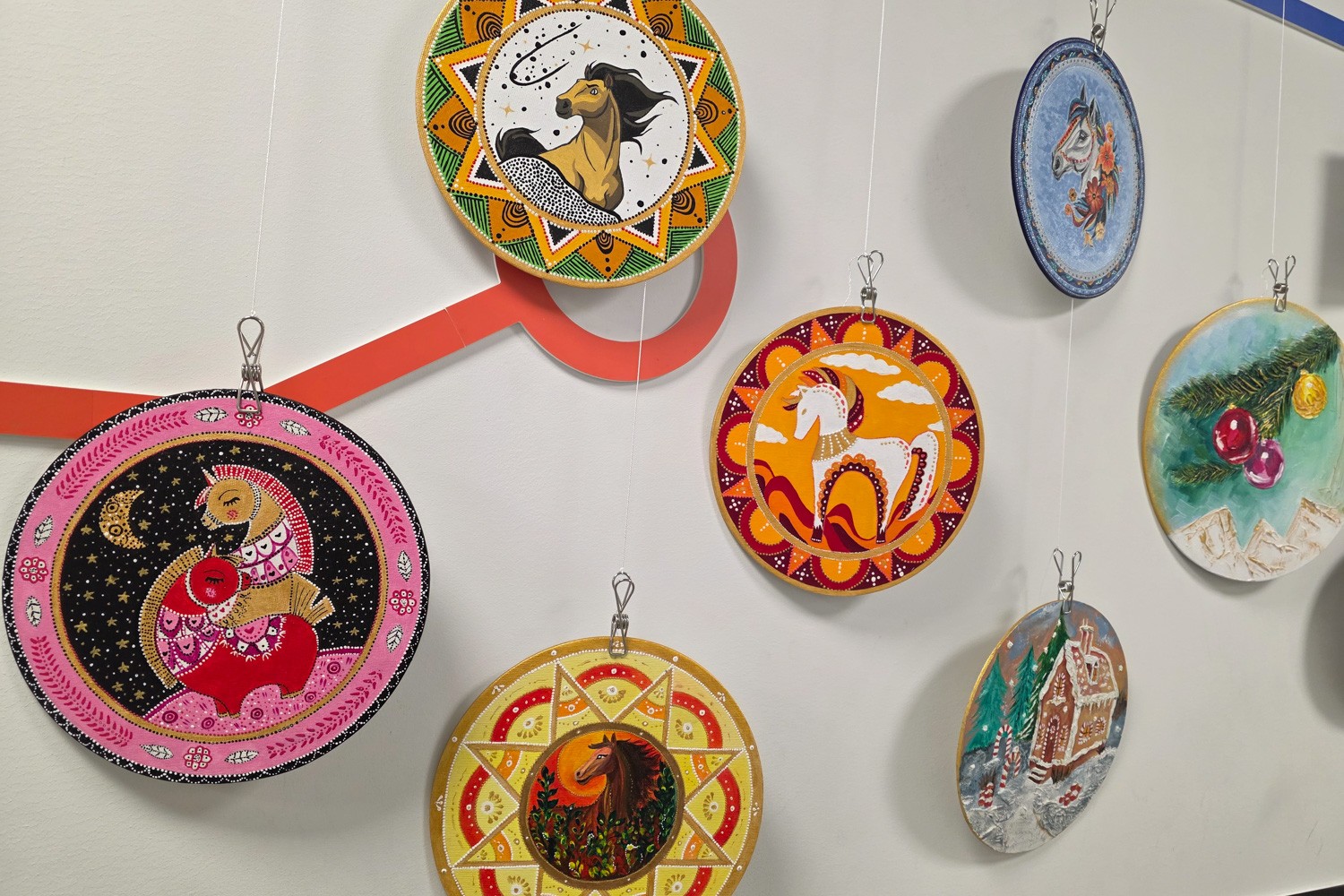 Открылась выставка студенческих работ 'Магия зимнего волшебства' Открылась выставка студенческих работ 'Магия зимнего волшебства'