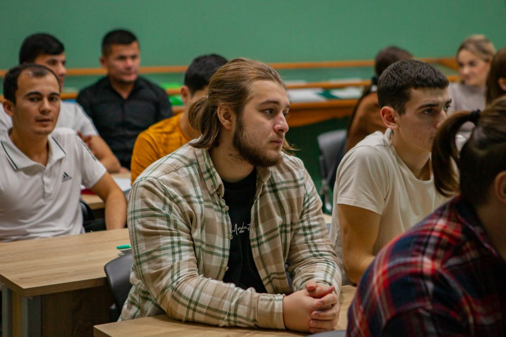 Круглый стол по проблемам региональной экономики прошел в Елабужском институте КФУ Круглый стол по проблемам региональной экономики прошел в Елабужском институте КФУ