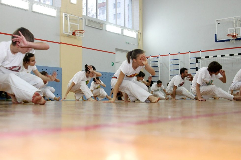 ��������