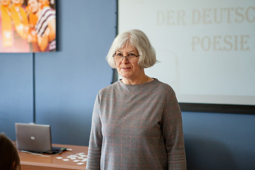 'Вечные темы в немецкой лирике': прошел фонетический конкурс в Елабужском институте КФУ 'Вечные темы в немецкой лирике': прошел фонетический конкурс в Елабужском институте КФУ