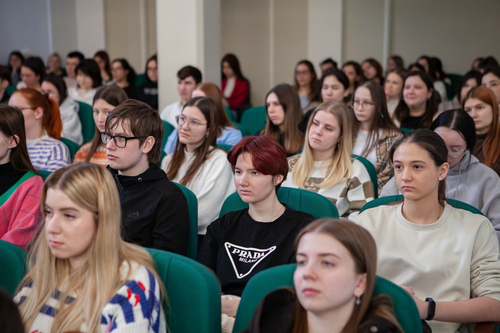 Участникам СВО посвятили встречу с поэтом в Елабужском институте КФУ Участникам СВО посвятили встречу с поэтом в Елабужском институте КФУ