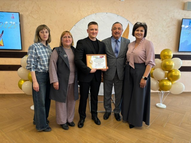 В САБИНСКОМ РАЙОНЕ НАГРАДИЛИ ПОБЕДИТЕЛЕЙ КОНКУРСА ЖУРНАЛИСТСКИХ РАБОТ 'СЕРЛЕ КАЛӘМ' В САБИНСКОМ РАЙОНЕ НАГРАДИЛИ ПОБЕДИТЕЛЕЙ КОНКУРСА ЖУРНАЛИСТСКИХ РАБОТ 'СЕРЛЕ КАЛӘМ'