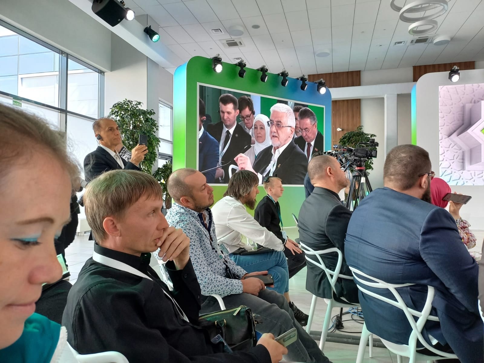 Преподаватели кафедры учёта, анализа и аудита приняли активное участие в работе XIV Международного экономического форума Преподаватели кафедры учёта, анализа и аудита приняли активное участие в работе XIV Международного экономического форума