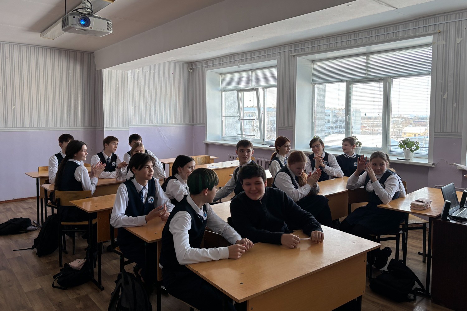 В IT-лицее высадился 'Научный десант': студенты и преподаватели Елабужского института искали баланс IQ и EQ В IT-лицее высадился 'Научный десант': студенты и преподаватели Елабужского института искали баланс IQ и EQ