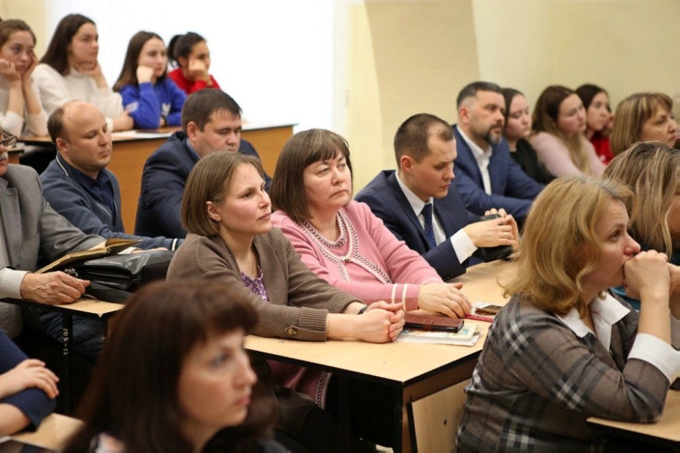 Елабужский институт КФУ посетила заместитель председателя Госсовета Татарстана Елабужский институт КФУ посетила заместитель председателя Госсовета Татарстана