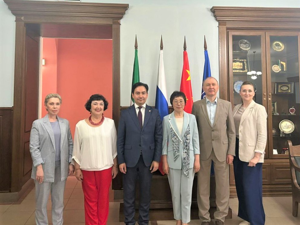 Казанский федеральный и Ляонинский педагогический университет обсудили вопросы научного сотрудничества Казанский федеральный и Ляонинский педагогический университет обсудили вопросы научного сотрудничества