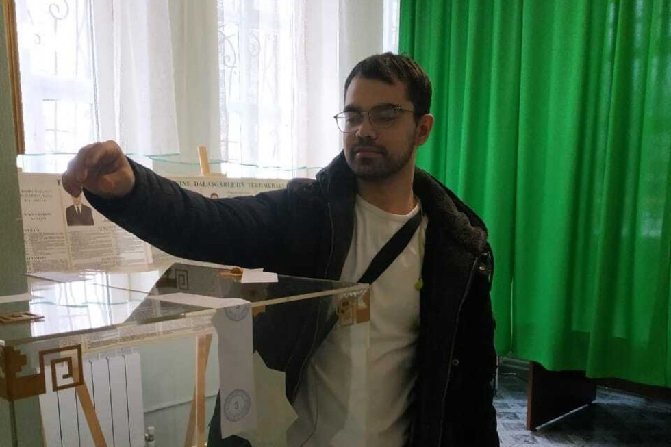 Студенты-иностранцы Елабужского института КФУ приняли участие во внеочередных выборах президента Туркменистана Студенты-иностранцы Елабужского института КФУ приняли участие во внеочередных выборах президента Туркменистана