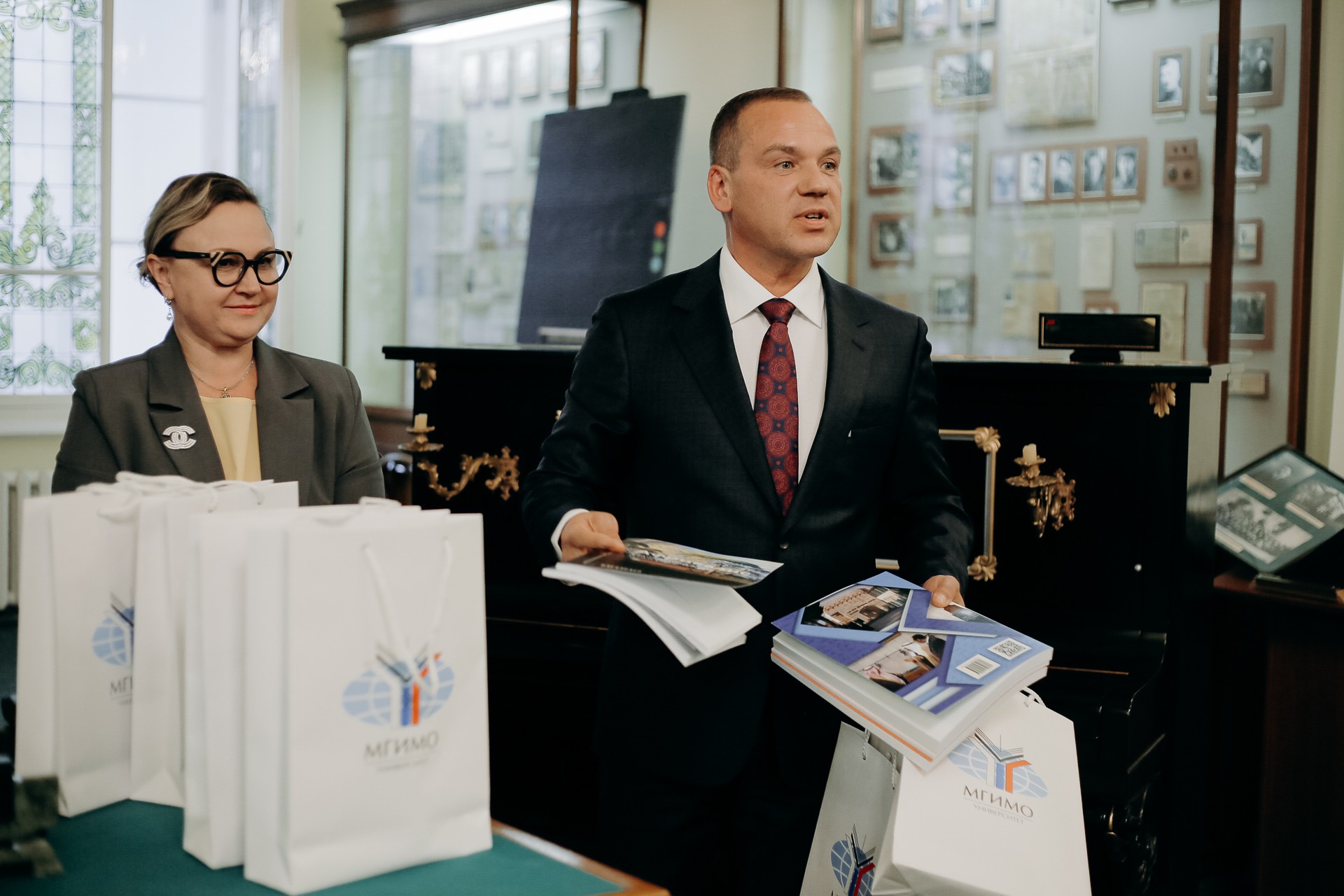 ����� ,�����, ������