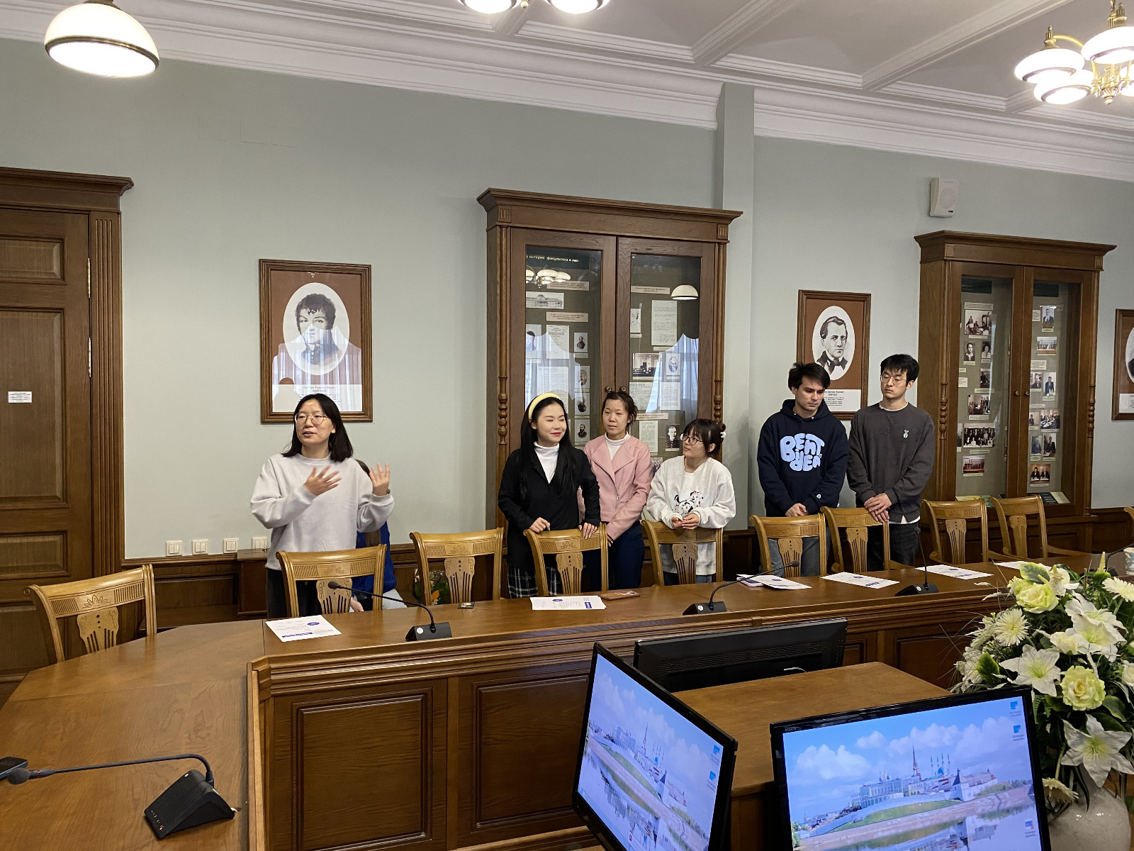 Магистрантам Китайского нефтяного университета (Восточный Китай) вручили документы об освоении программы дополнительного образования по программе Магистрантам Китайского нефтяного университета (Восточный Китай) вручили документы об освоении программы дополнительного образования по программе