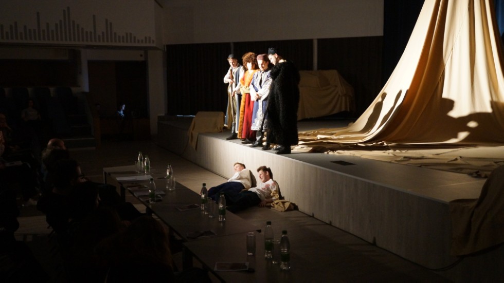 ����� ������ �� ������� ���� �������� '���������� �������' �� ������������� ������ '������'