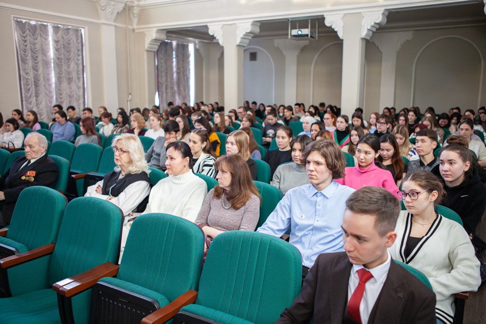 Участникам СВО посвятили встречу с поэтом в Елабужском институте КФУ Участникам СВО посвятили встречу с поэтом в Елабужском институте КФУ