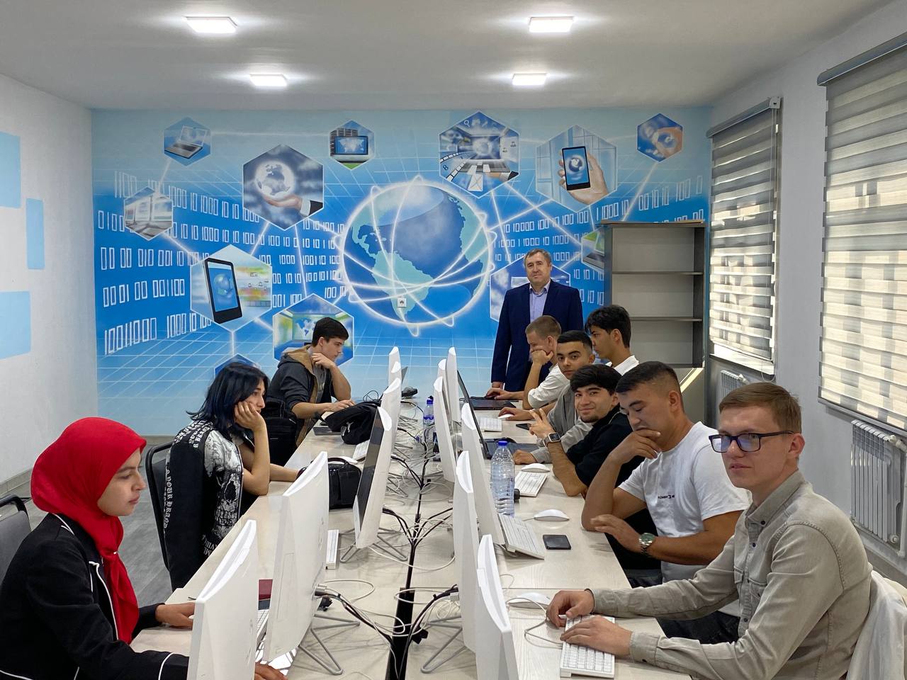 Рабочий визит преподавателей ИВМиИТ в филиал КФУ в г. Джизаке Рабочий визит преподавателей ИВМиИТ в филиал КФУ в г. Джизаке