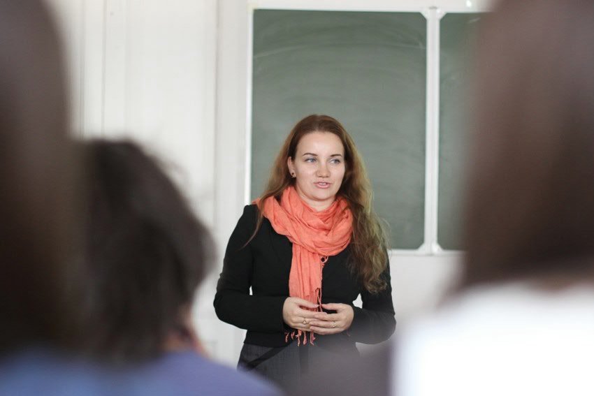 �������