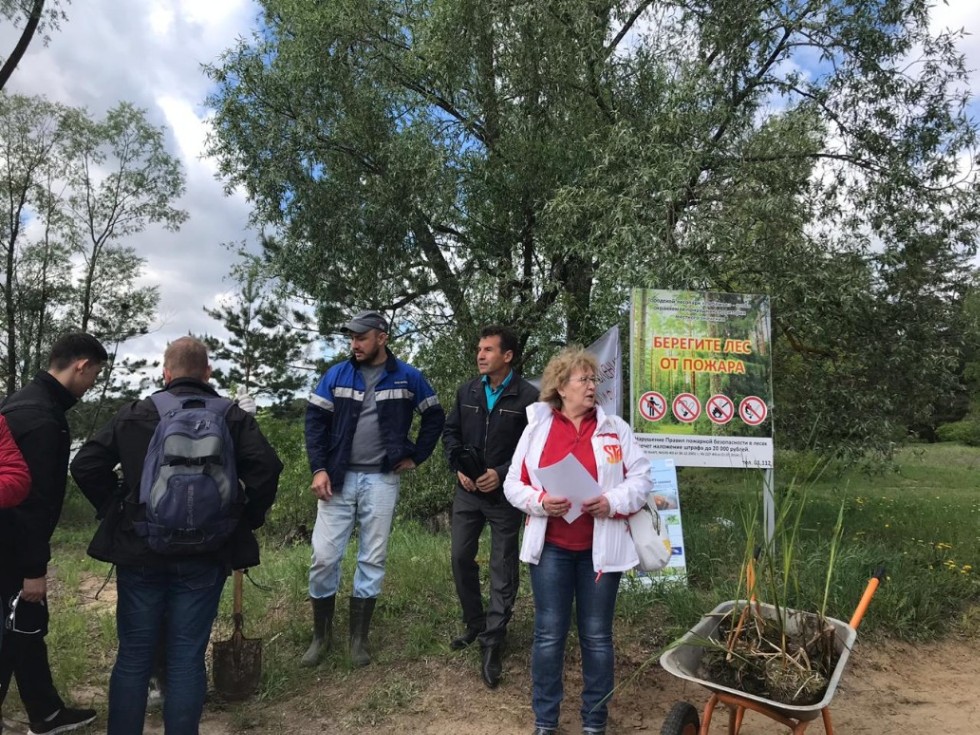 'МОКРЫЙ' СУББОТНИК НА ЛЕБЯЖЬЕ 'МОКРЫЙ' СУББОТНИК НА ЛЕБЯЖЬЕ