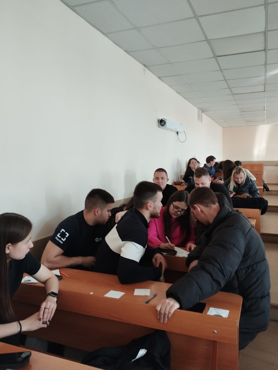 22 марта 2024 года в рамках сотрудничества с работодателями Кафедра учета, анализа и аудита и Кафедра экономической безопасности и налогообложения в ИУЭФ провели встречу сотрудников Центра бухгалтерского и налогового сопровождения ПАО 'Татнефть' со студентами своих выпускных курсов. 22 марта 2024 года в рамках сотрудничества с работодателями Кафедра учета, анализа и аудита и Кафедра экономической безопасности и налогообложения в ИУЭФ провели встречу сотрудников Центра бухгалтерского и налогового сопровождения ПАО 'Татнефть' со студентами своих выпускных курсов.