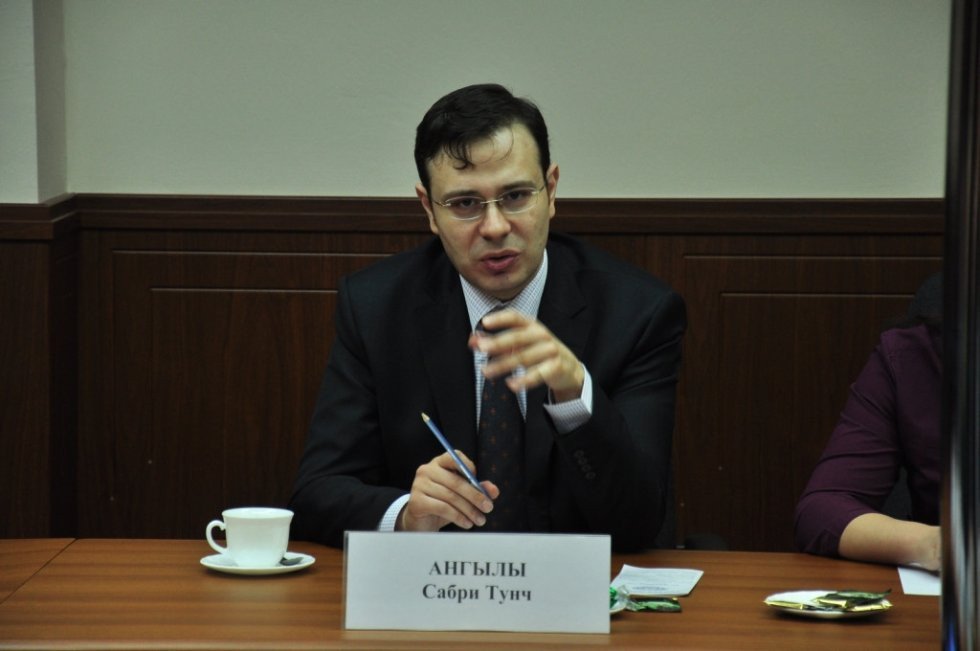 Visit of the Consul General of Turkey in Kazan to the Institute of Philology and Arts