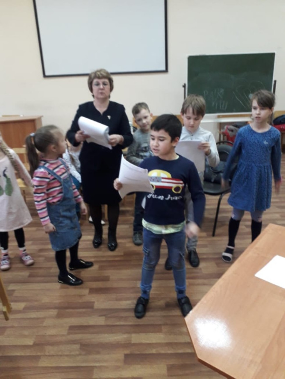 Детский театр 'Радуга' ставит пьесу С.Я.Маршака 'Кошкин дом' Детский театр 'Радуга' ставит пьесу С.Я.Маршака 'Кошкин дом'