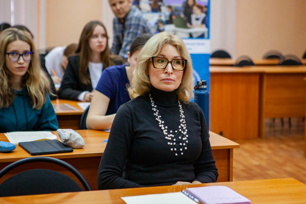 Круглый стол по проблемам региональной экономики прошел в Елабужском институте КФУ Круглый стол по проблемам региональной экономики прошел в Елабужском институте КФУ