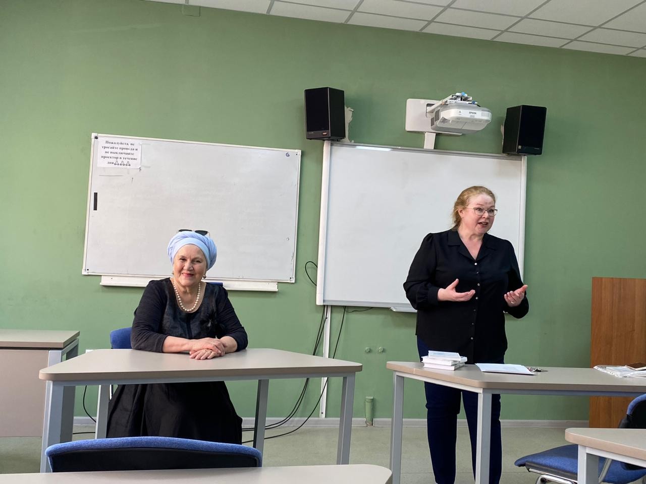 Институтыбызда прозаиклар белән очрашу үткәрелде Институтыбызда прозаиклар белән очрашу үткәрелде