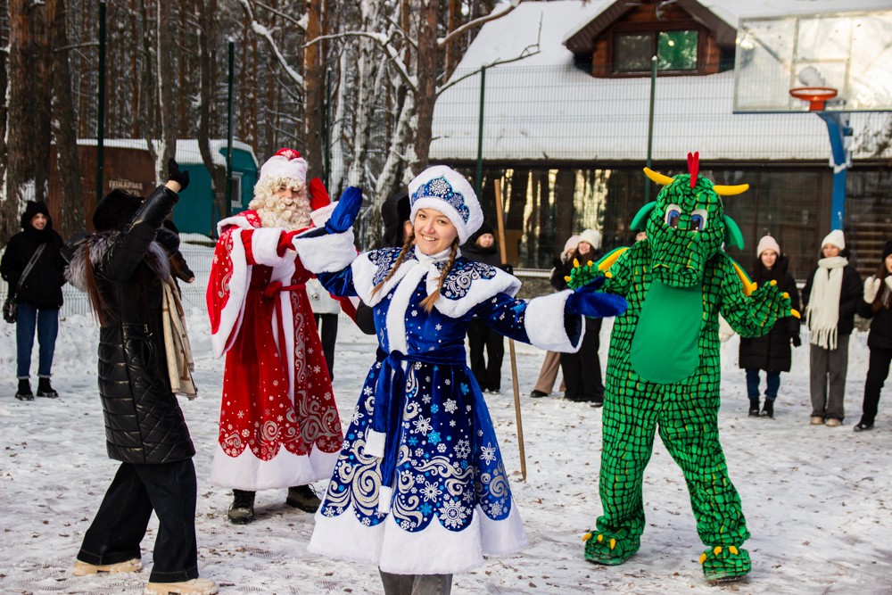 В Елабужском институте год проводили 'Зимними забавами' В Елабужском институте год проводили 'Зимними забавами'
