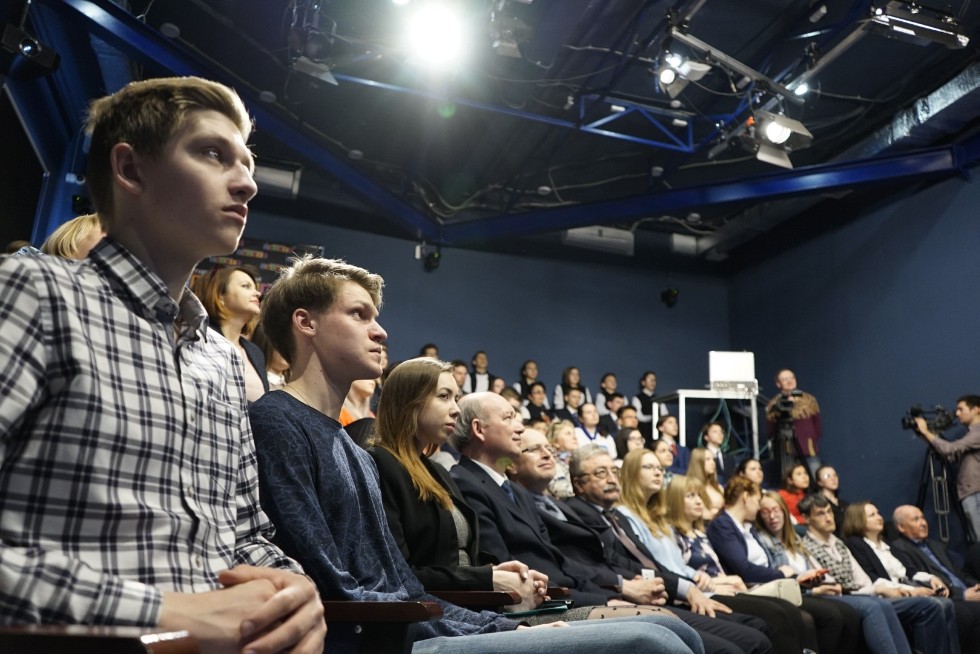 Lessons from the Orbit: Kazan University held teleconference with International Space Station ,International Space Station, IMEF, Institute of Geography, Energia Corporation, geography, secondary school curriculum, photography, environmental protection, Artek, Crimea