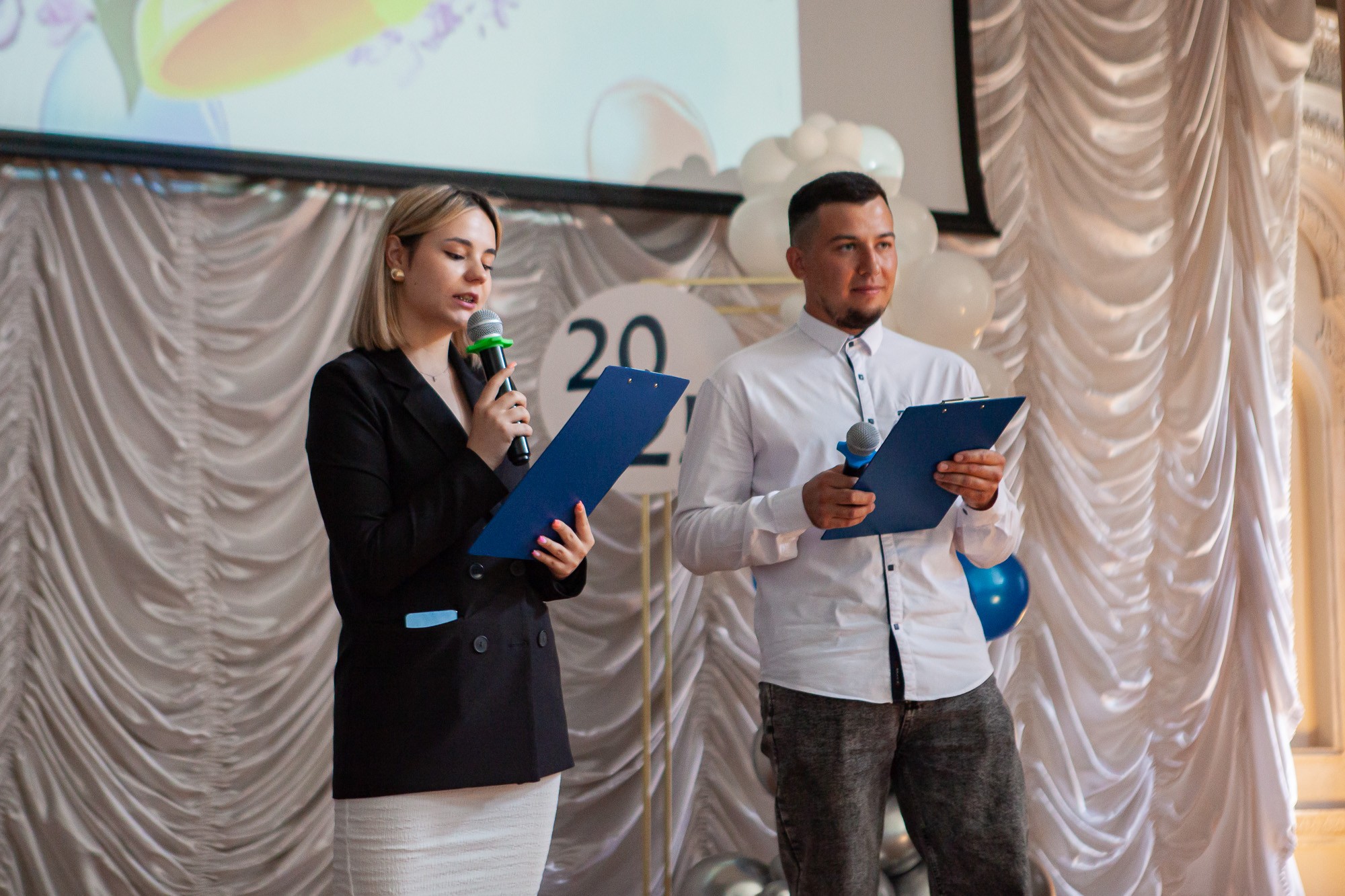 На отделении экономических и юридических наук прозвенел Последний звонок На отделении экономических и юридических наук прозвенел Последний звонок