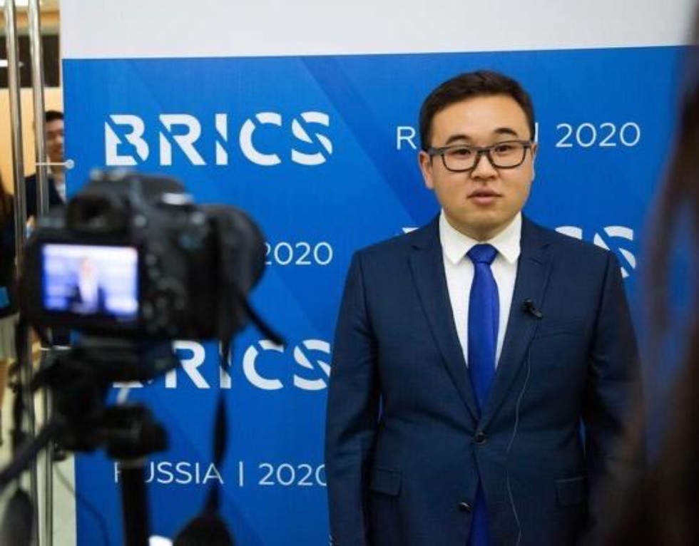 Лингвисты на Молодежном Саммите Лингвисты на Молодежном Саммите