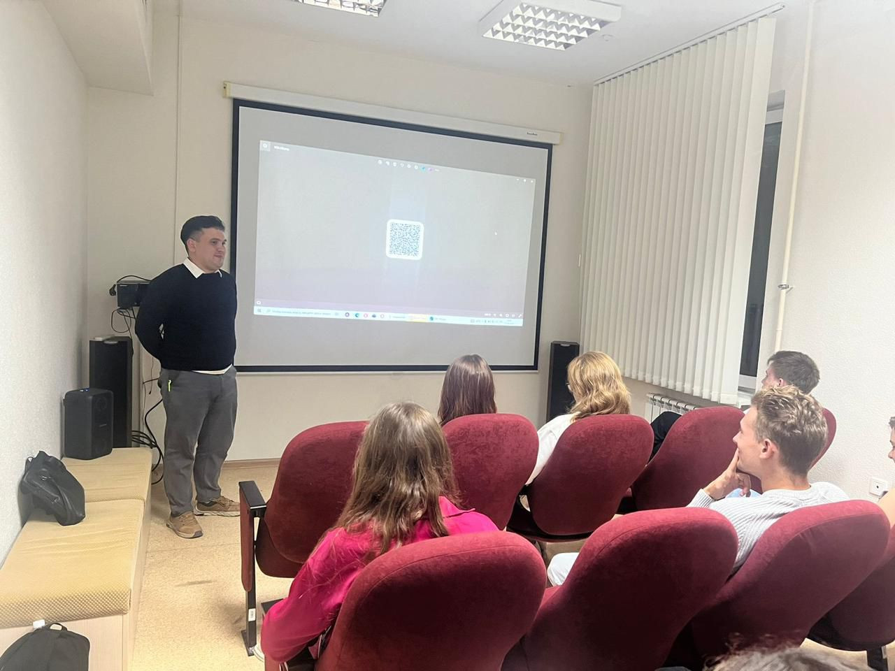 Кинопоказ фильма 'Беслан. Три дня навсегда' Кинопоказ фильма 'Беслан. Три дня навсегда'